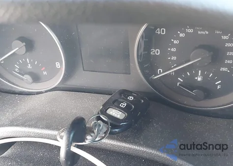 2018 Hyundai Elantra Se z USA, uszkodzony, nr VIN 5NPD74LF8JH350615